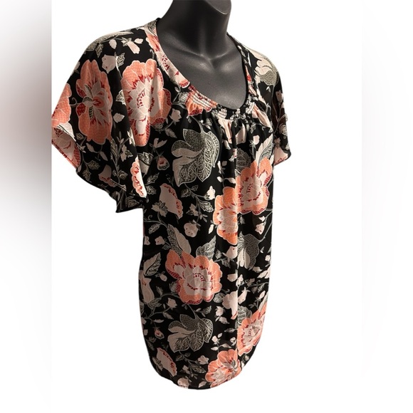 Loft floral blouse with flutter sleeve size medium - Picture 4 of 7